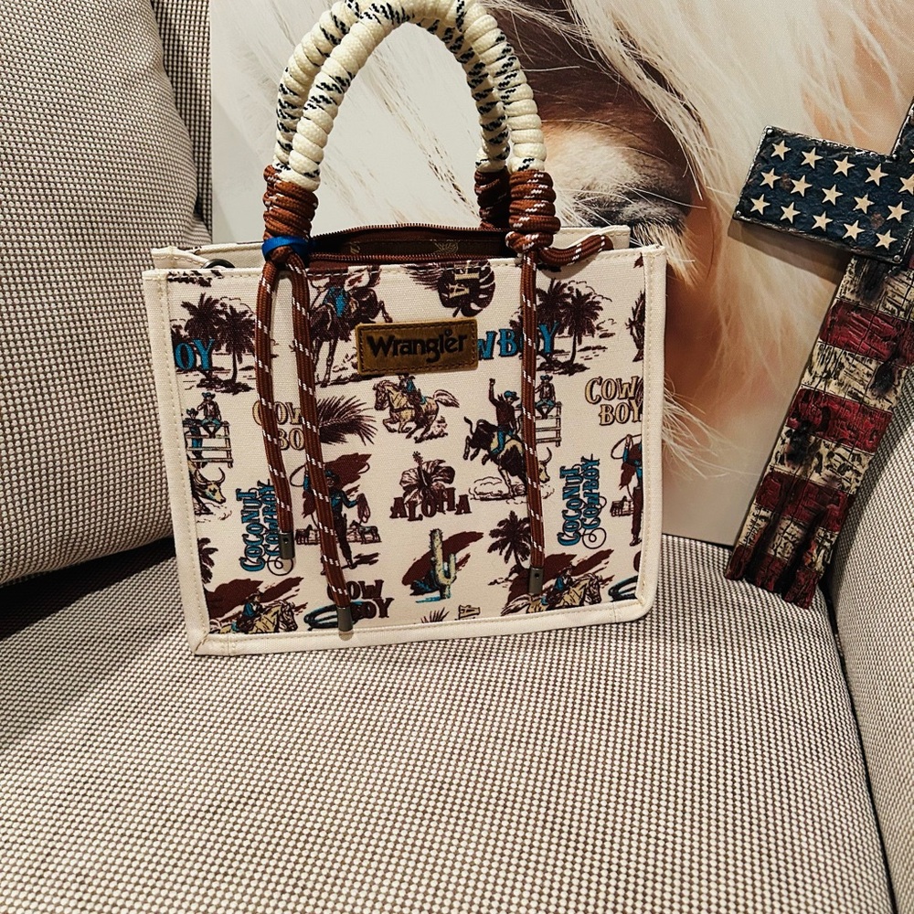 Wrangler Cream and Brown Crossbody Bag with Retro Charm